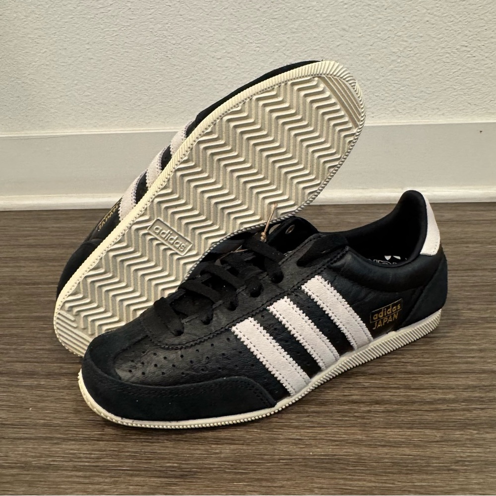 Adidas Wmns Japan 'Black White' sz 7 - Picture 3 of 5